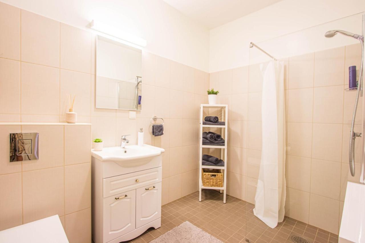 Lossi 32 Cozy Apartment Тарту Экстерьер фото