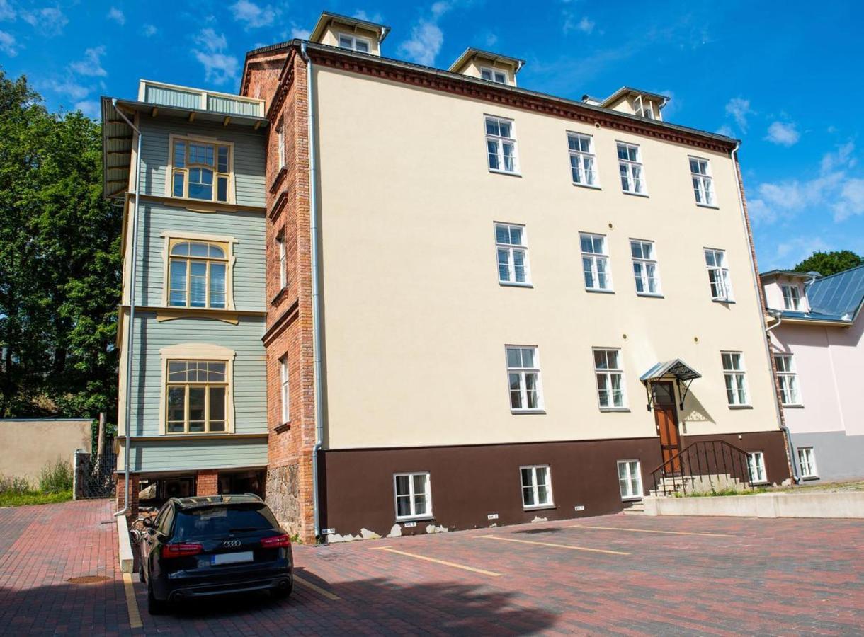 Lossi 32 Cozy Apartment Тарту Экстерьер фото